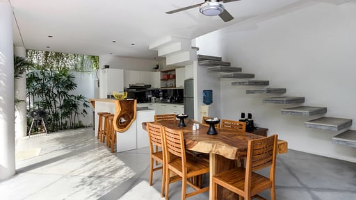 Villa Ace Dining area