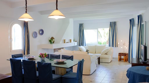 Villa Acebuche Обеденная зона