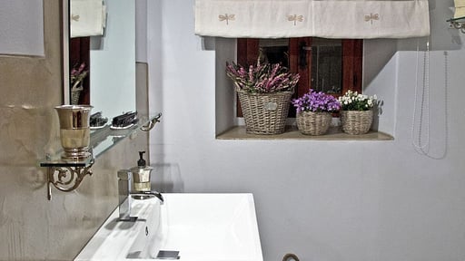 Villa Adelfa Bedroom 1