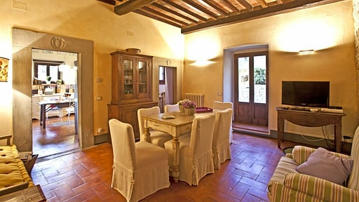 Villa Adelfa Dining area