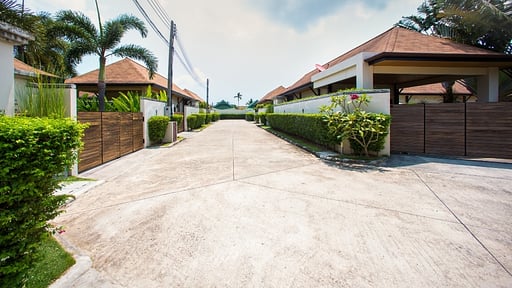 Villa Adonara Others