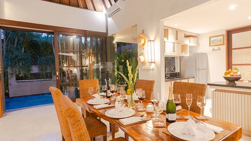 Villa Akhira One Essecke