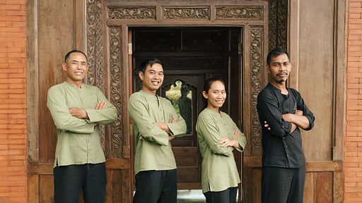 Villa Alam Mountain Villa staff