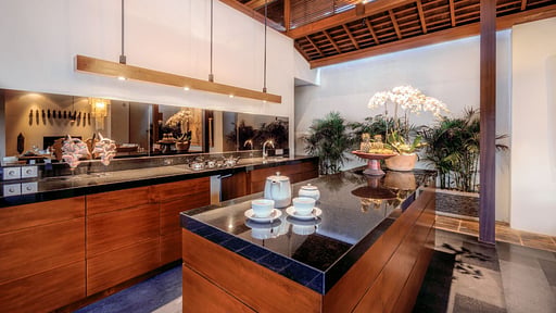 Villa Alamanda Bumbak Kitchen