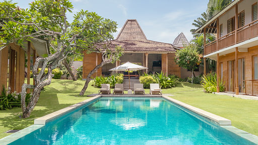 Alea Estate Schwimmbad 1