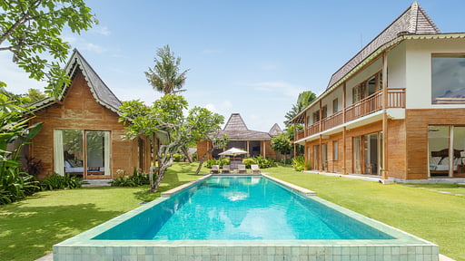 Alea Estate Schwimmbad 1