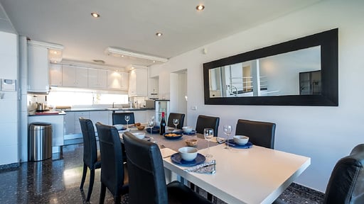 Villa Alegria Dining area