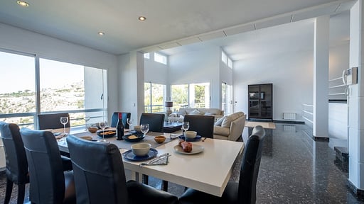 Villa Alegria Dining area