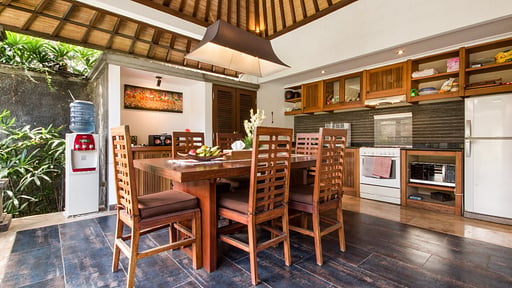 Villa Alex Dining area