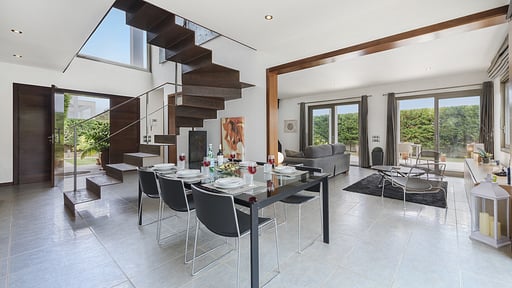 Villa Alfa Dining area