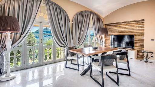 Villa Alfresco Bedroom 6