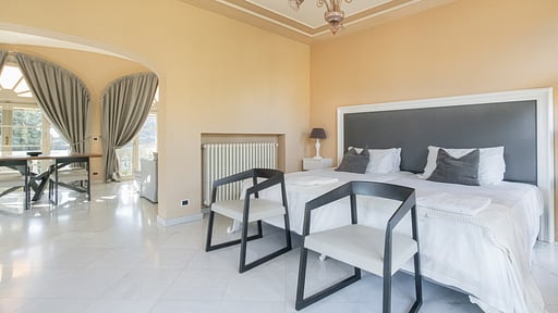 Villa Alfresco Bedroom 6