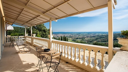 Villa Alfresco Bedroom 2