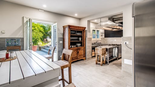 Villa Alfresco Kitchen