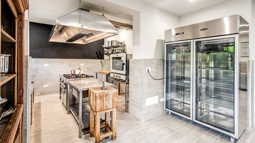 Villa Alfresco Kitchen