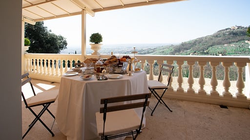 Villa Alfresco Bedroom 2