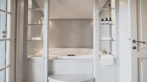 Villa Alfresco Bedroom 5