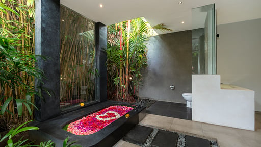 Villa Alice Dua Bedroom 1