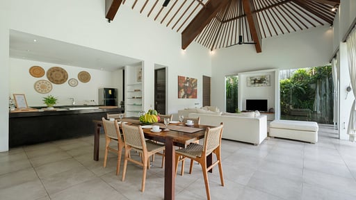 Villa Alice Dua Dining area