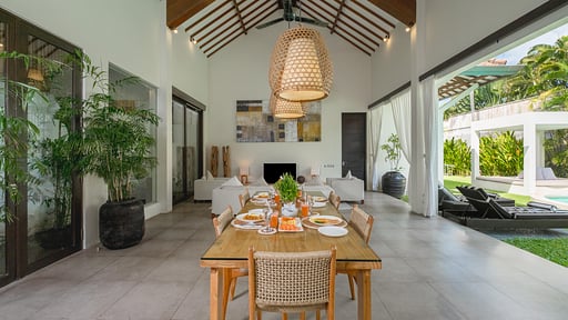 Villa Alice Satu Dining area