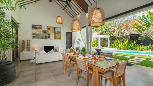 Villa Alice Satu Dining area