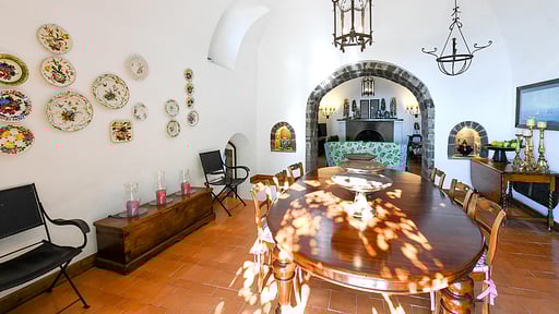 Villa Alma Dining area