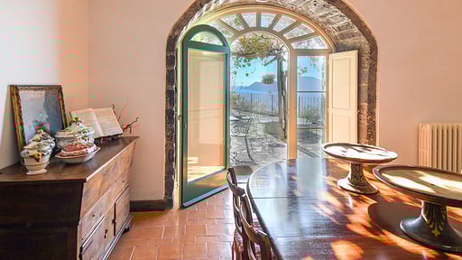 Villa Alma Dining area