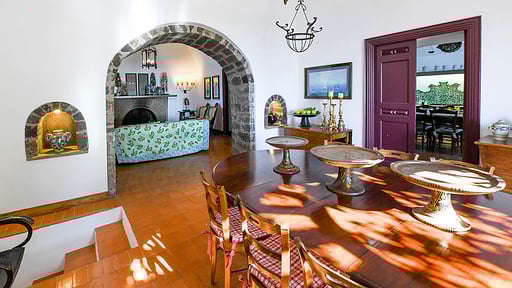 Villa Alma Dining area