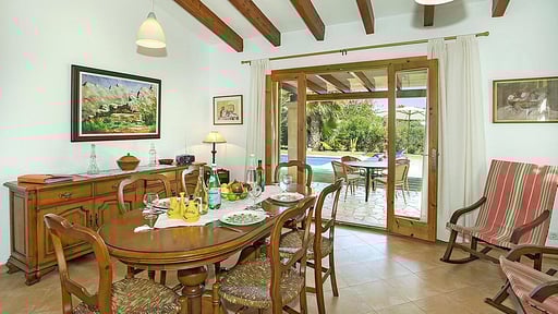 Villa Almendra Boi Zona de comedor