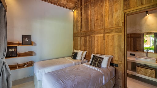Almerya Estate Bedroom 6