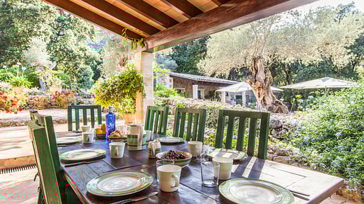 Villa Alona Dining area