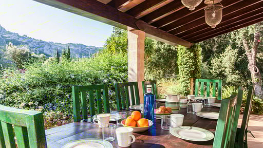 Villa Alona Dining area