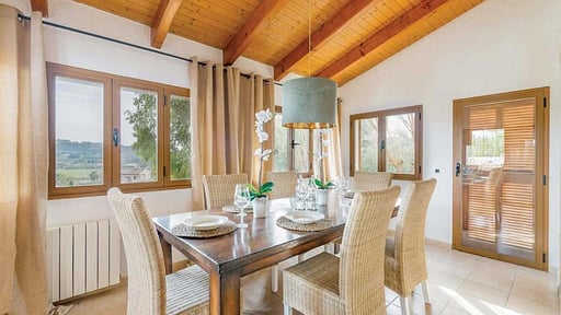 Villa Alondra Dining area