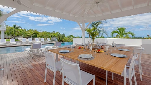 Villa Always Dining area