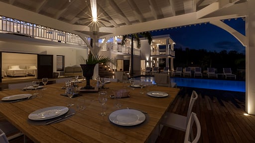Villa Always Dining area