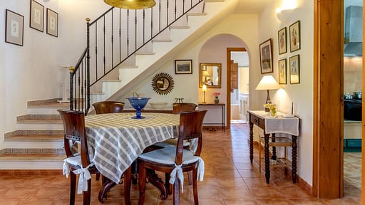 Villa Alzina Dining area