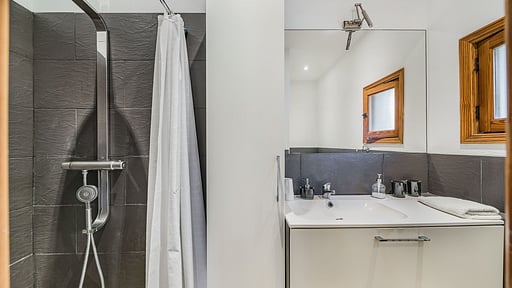 Villa Amaranth Bedroom 2