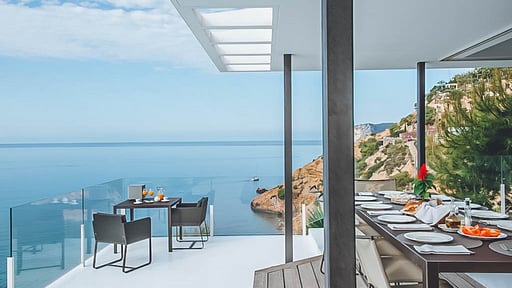 Villa Amaris Dining area