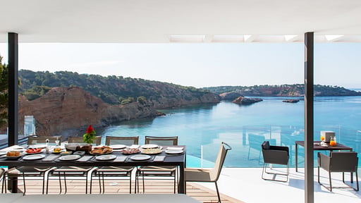Villa Amaris Dining area