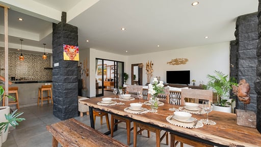 Villa Ambalika Dining area