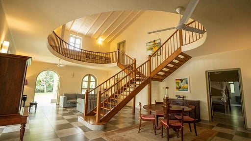 Villa Amber Llama Dining area
