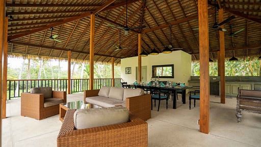 Villa Amber Llama Gazebo