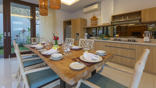 Villa Amelie Dining area