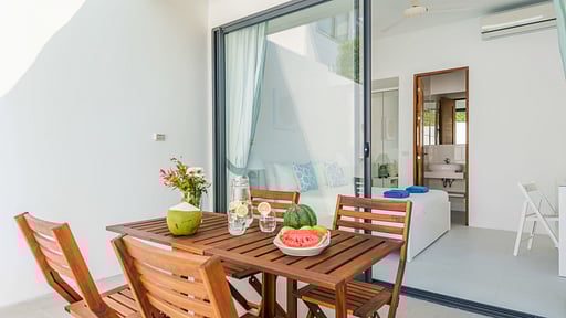 Villa Amethyst Dining area