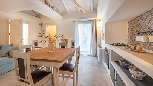 Villa Ametista Dining area 1