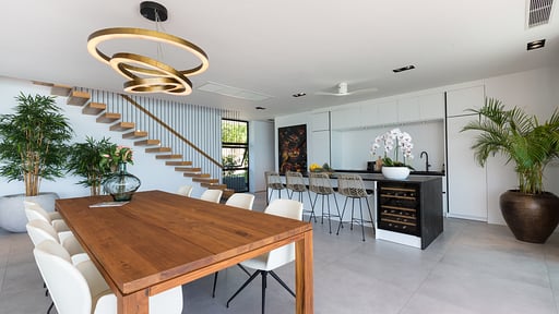 Villa Amylia Emerald Dining area