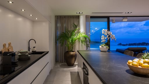 Villa Amylia Emerald Kitchen