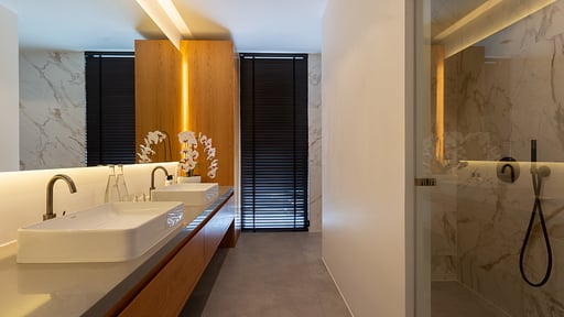 Villa Amylia Emerald Bedroom 4