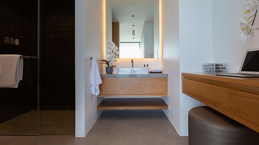 Villa Amylia Emerald Bedroom 2