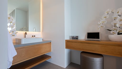 Villa Amylia Emerald Bedroom 2